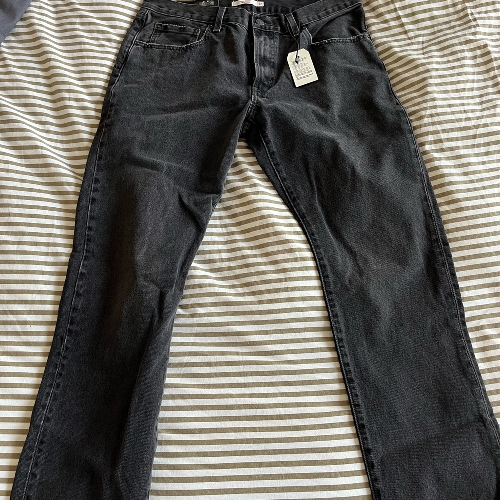 Levi's Women’s Dark Grey/Faded Black Straight Jeans